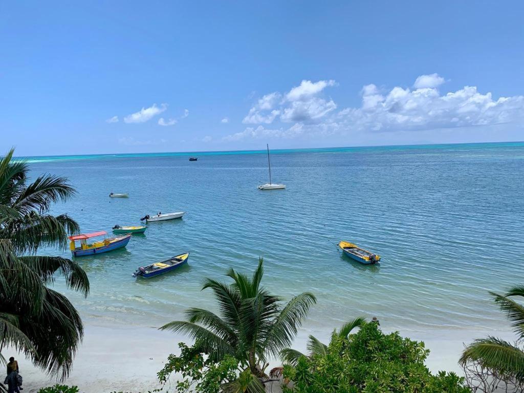 Diamond Plaza Hotel Grand Anse  ภายนอก รูปภาพ