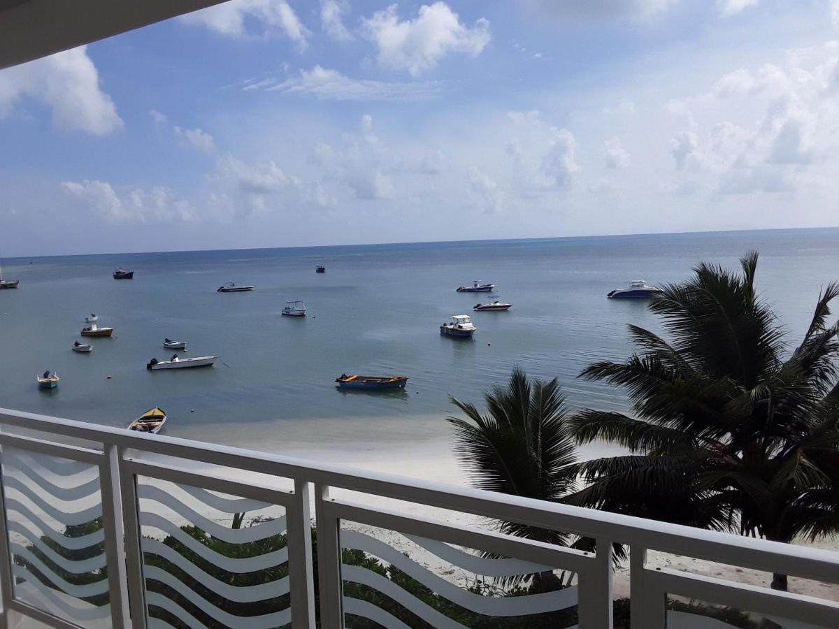 Diamond Plaza Hotel Grand Anse  ภายนอก รูปภาพ