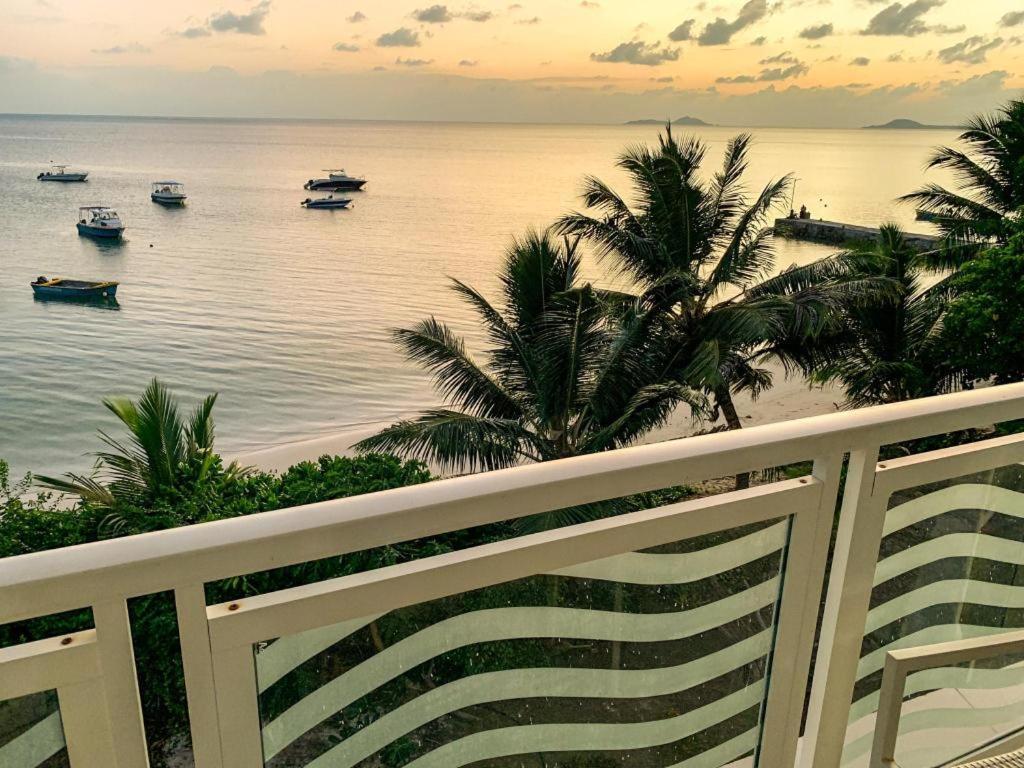 Diamond Plaza Hotel Grand Anse  ภายนอก รูปภาพ