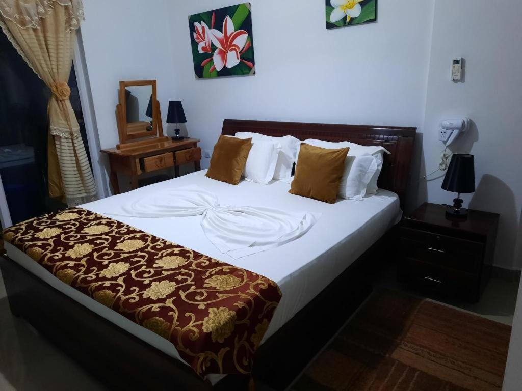 Diamond Plaza Hotel Grand Anse  ภายนอก รูปภาพ